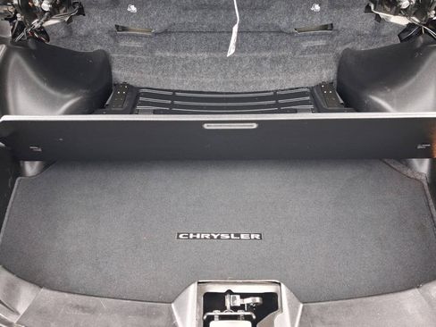Used 2013 Chrysler 200 Limited FWD image 21