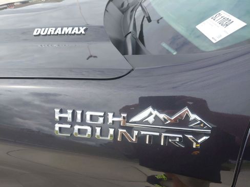 Used 2022 Chevrolet Silverado 1500 High Country w/ High Country Premium Package image 26