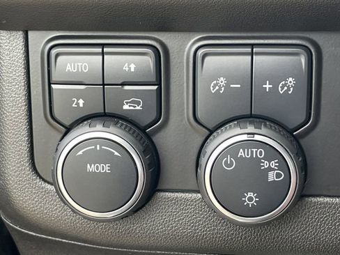 Used 2021 Chevrolet Suburban RST w/ Luxury Package AWD/4WD image 22