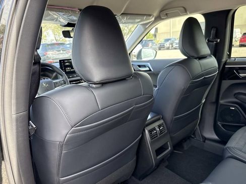 New 2026 Mitsubishi Outlander SE FWD image 12