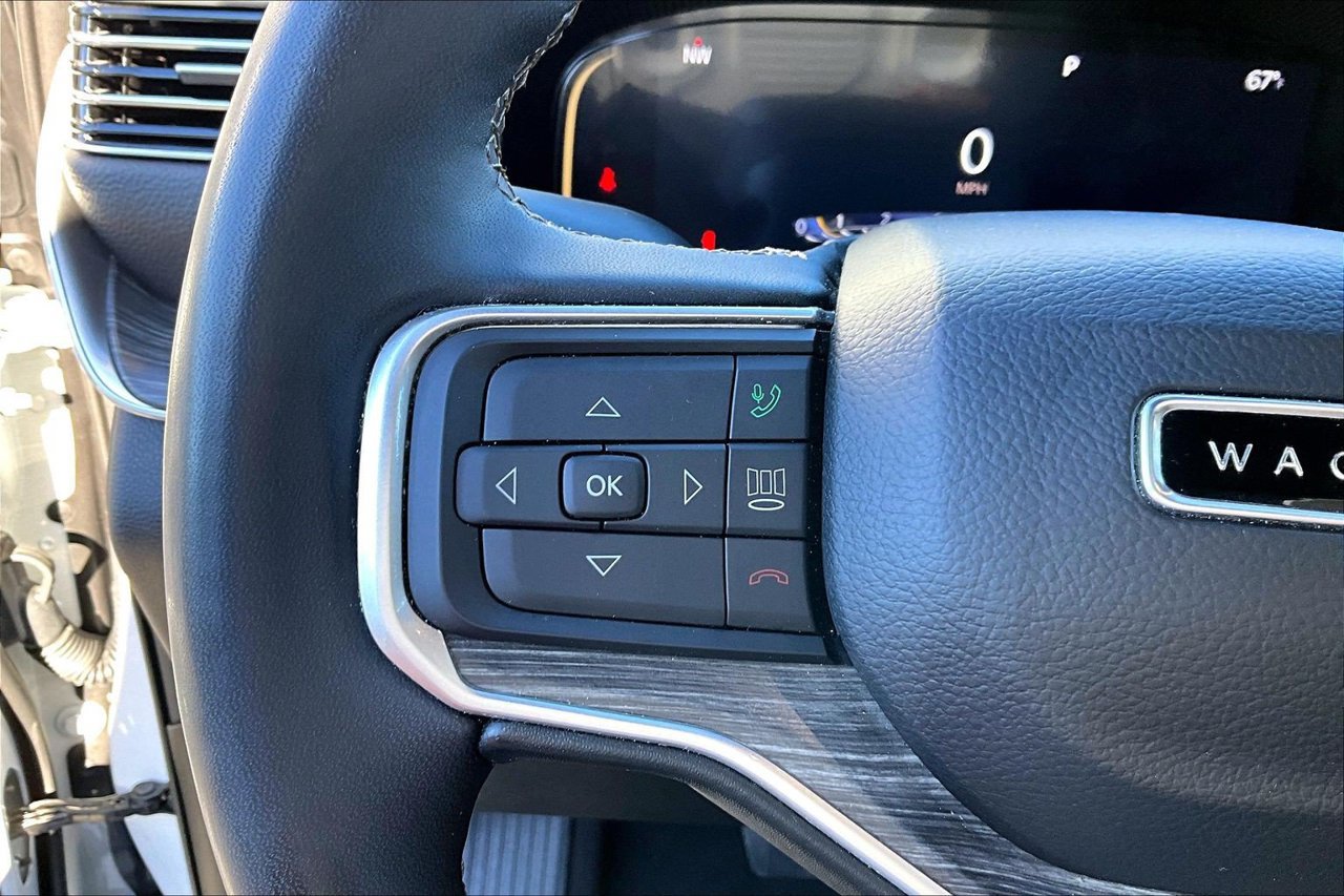 Certified 2024 Jeep Wagoneer L Series II AWD/4WD image 29
