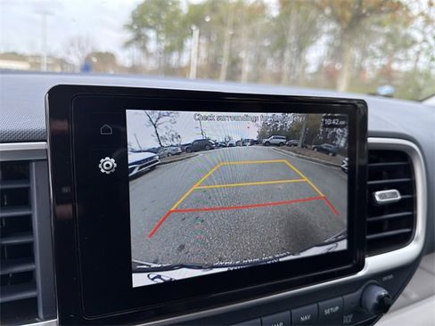 Certified 2025 Hyundai Venue Limited image 29