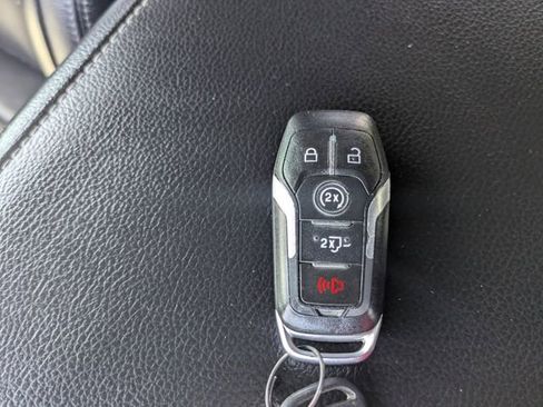 Used 2015 Ford F150 Lariat image 32