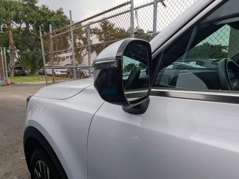 Used 2023 Kia Telluride SX FWD image 7