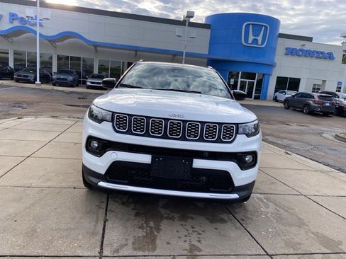 Used 2025 Jeep Compass Limited AWD/4WD image 3