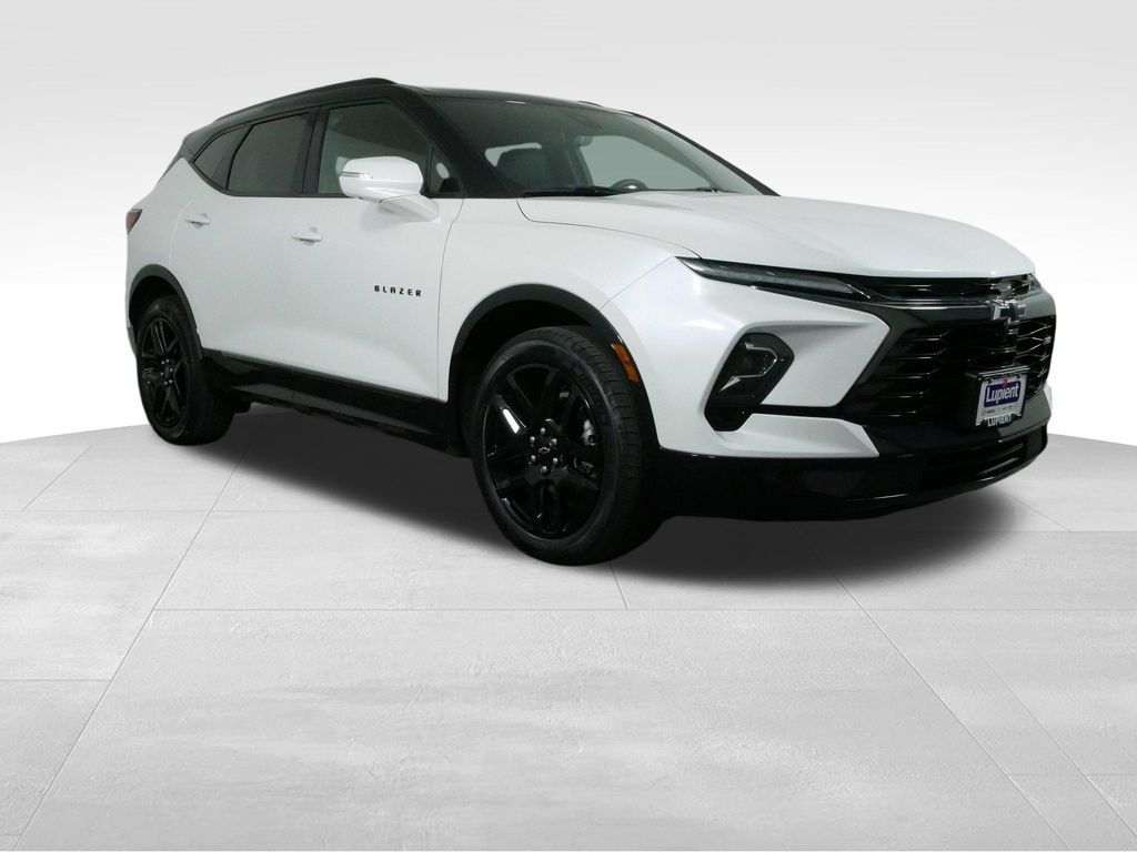 Used 2024 Chevrolet Blazer RS w/ Driver Confidence II Package AWD/4WD image 2