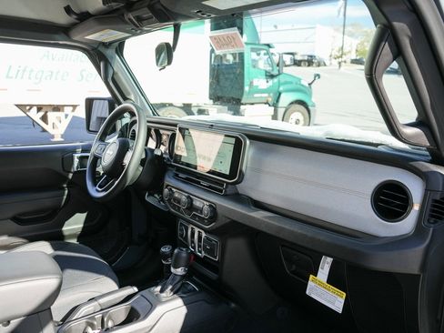 New 2026 Jeep Wrangler Sport AWD/4WD image 18