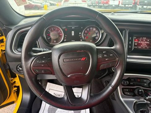Used 2017 Dodge Challenger SXT image 14