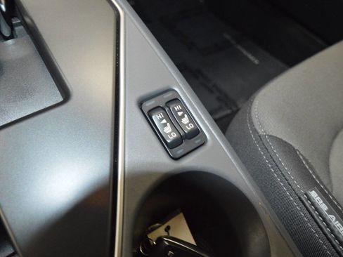 Used 2025 Subaru Crosstrek 2.0i Premium image 26