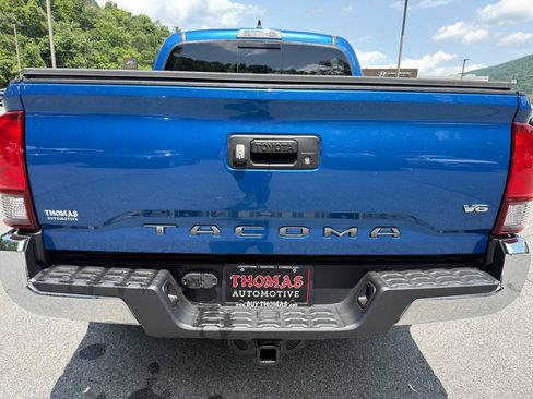 Used 2018 Toyota Tacoma TRD Off-Road AWD/4WD image 26