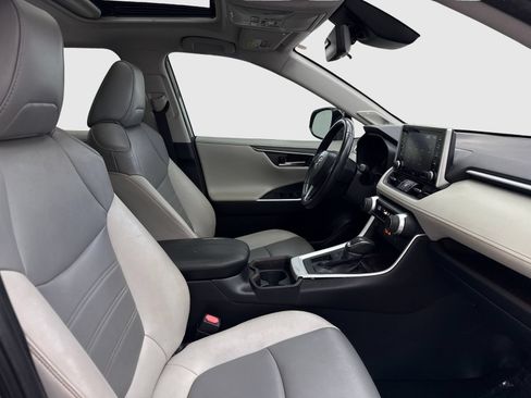Used 2020 Toyota RAV4 Limited FWD image 41
