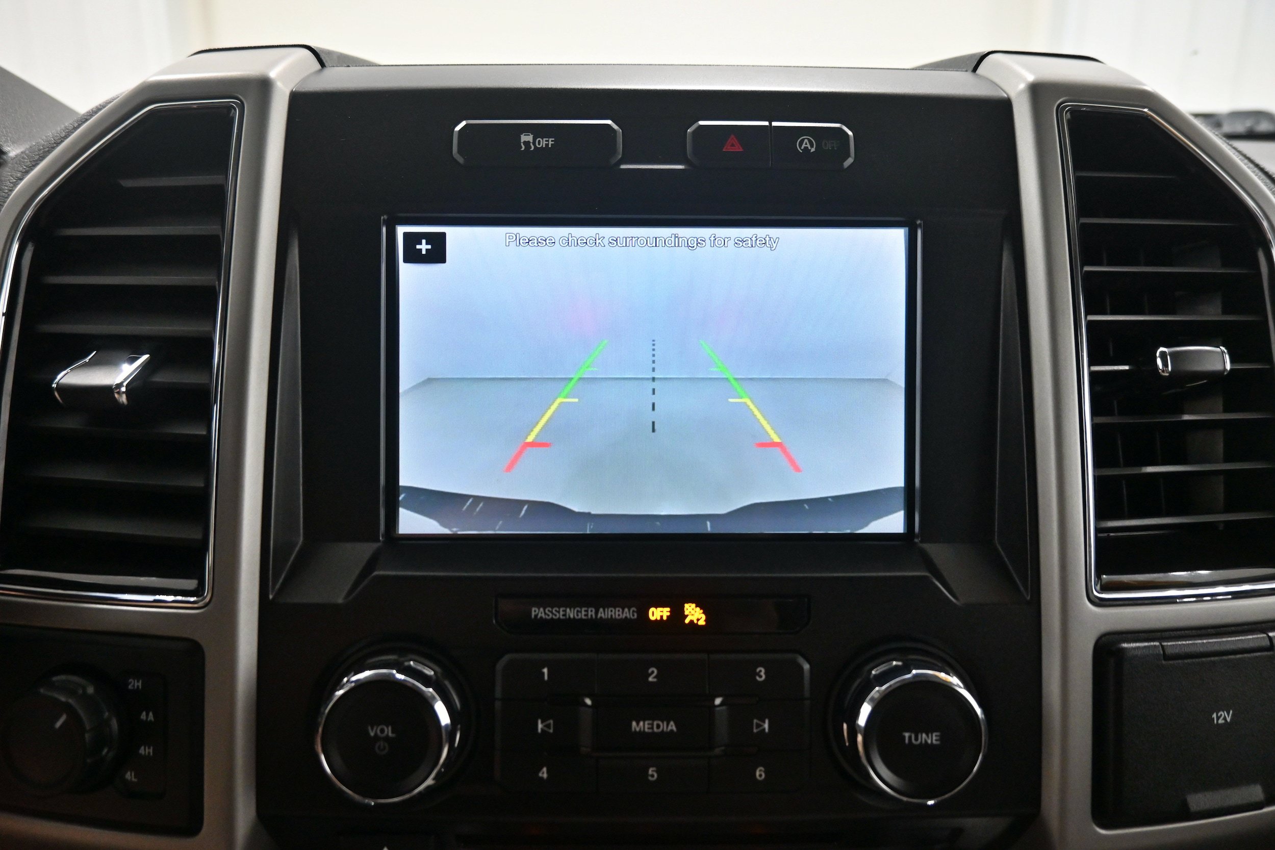 Used 2018 Ford F150 Lariat AWD/4WD image 19