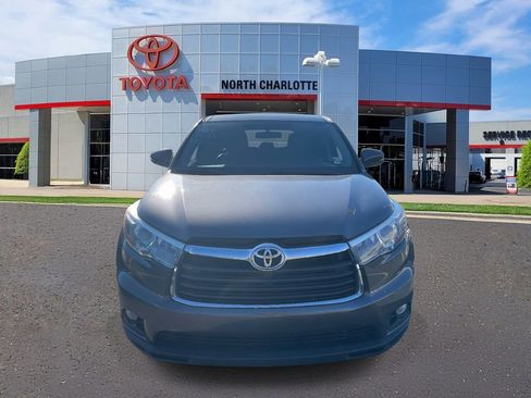 Used 2015 Toyota Highlander LE image 3