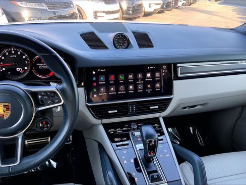 Used 2022 Porsche Cayenne GTS image 6