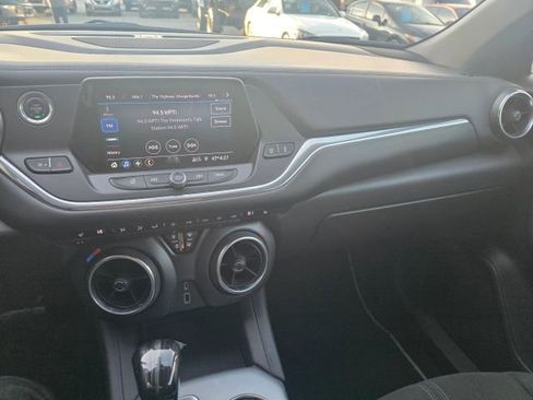 Used 2020 Chevrolet Blazer LT image 16