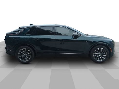 Used 2024 Cadillac Lyriq Sport AWD/4WD image 7