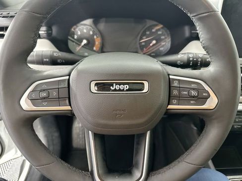 Used 2025 Jeep Compass Limited w/ Sun & Sound Group image 20