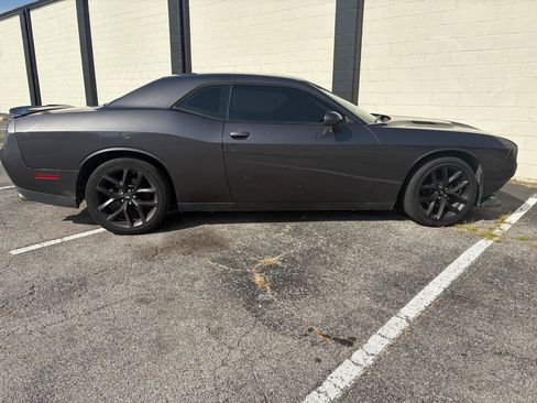 Used 2019 Dodge Challenger SXT w/ Blacktop Package RWD image 4