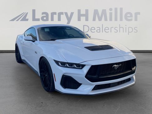 Used 2024 Ford Mustang GT RWD image 7