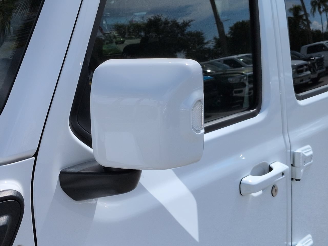 Used 2024 Jeep Wrangler High Altitude AWD/4WD image 12