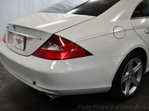 Used 2007 Mercedes-Benz CLS 550 w/ P1 Pkg image 12