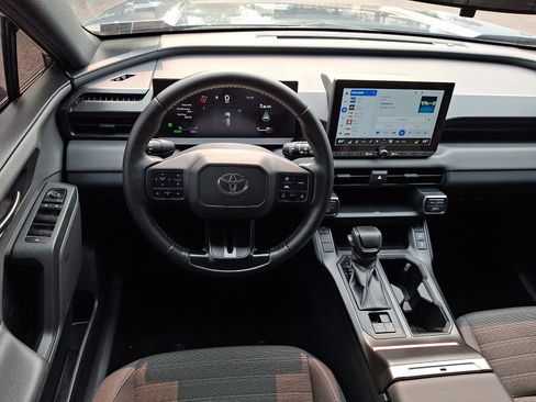 Certified 2026 Toyota RAV4 SE w/ Convenience Package AWD/4WD image 11