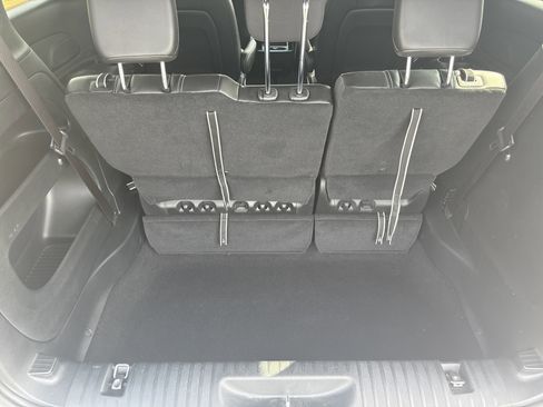 Used 2024 Chrysler Pacifica Touring-L w/ S Appearance Package image 29