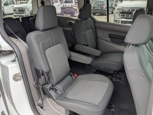 Used 2020 Ford Transit Connect XLT image 28