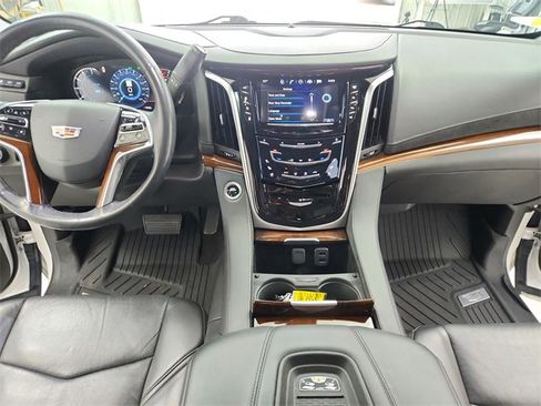 Used 2020 Cadillac Escalade Luxury image 29