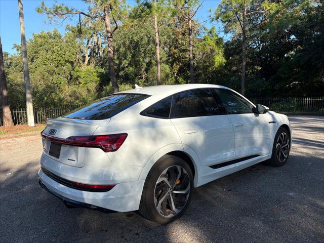 Used 2022 Audi e-tron Premium Plus w/ Premium Plus Package AWD/4WD image 6