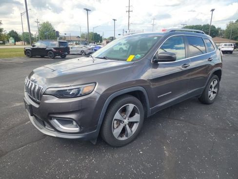 Used 2019 Jeep Cherokee Limited FWD image 2