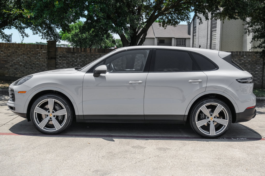 Used 2023 Porsche Cayenne S Platinum AWD/4WD image 21