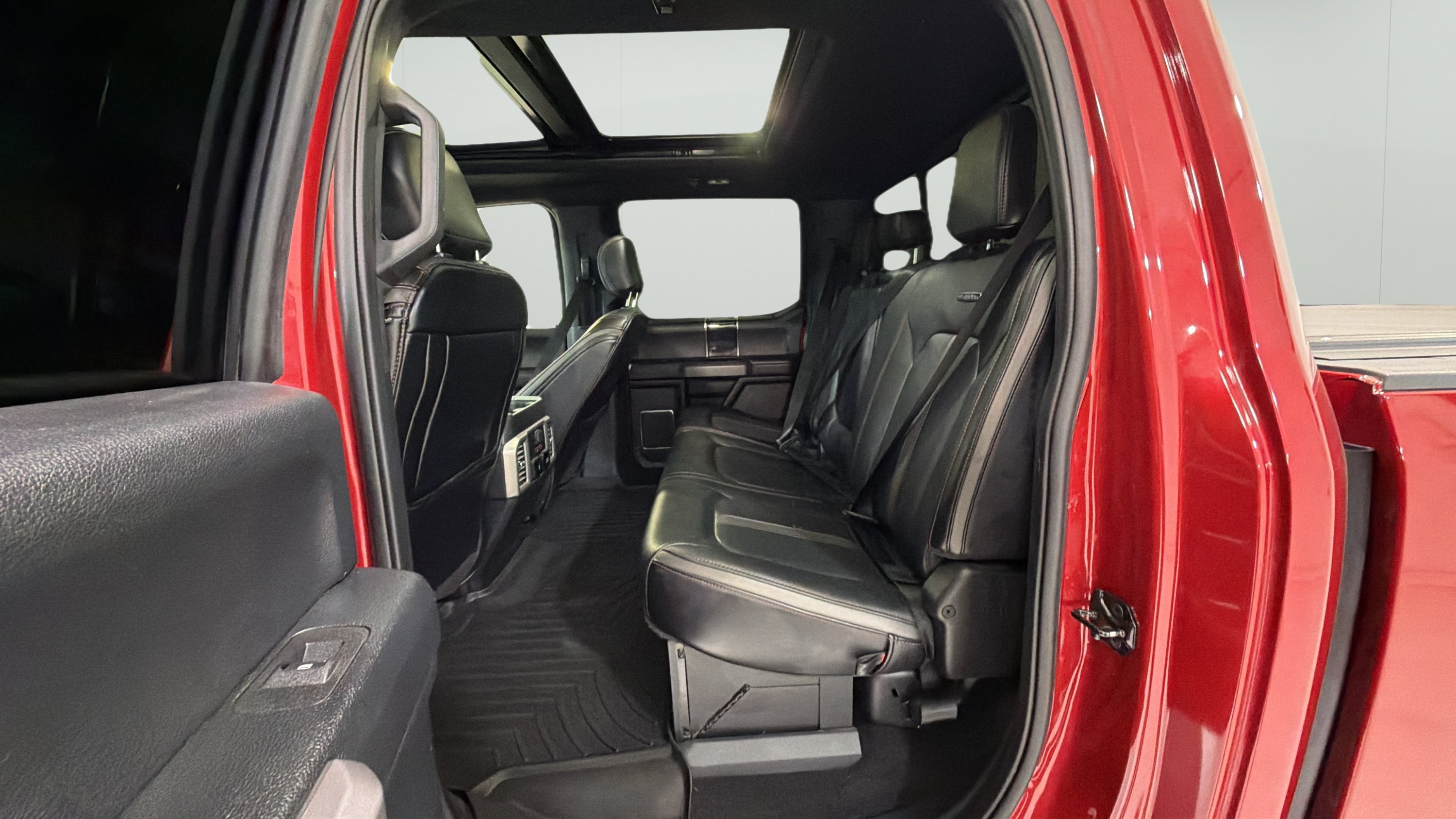 Used 2020 Ford F250 Platinum w/ FX4 Off-Road Package AWD/4WD image 20