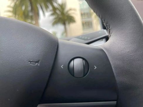 Used 2023 Tesla Model 3 Standard Range image 26