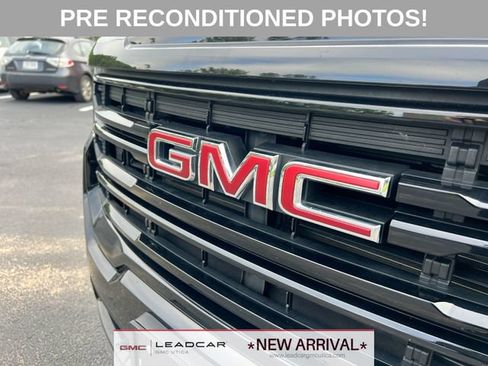 Used 2023 GMC Acadia SLE w/ Driver Convenience Package AWD/4WD image 29