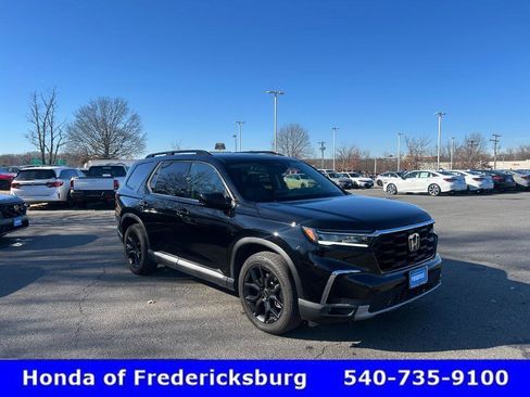 Certified 2025 Honda Pilot Touring image 8