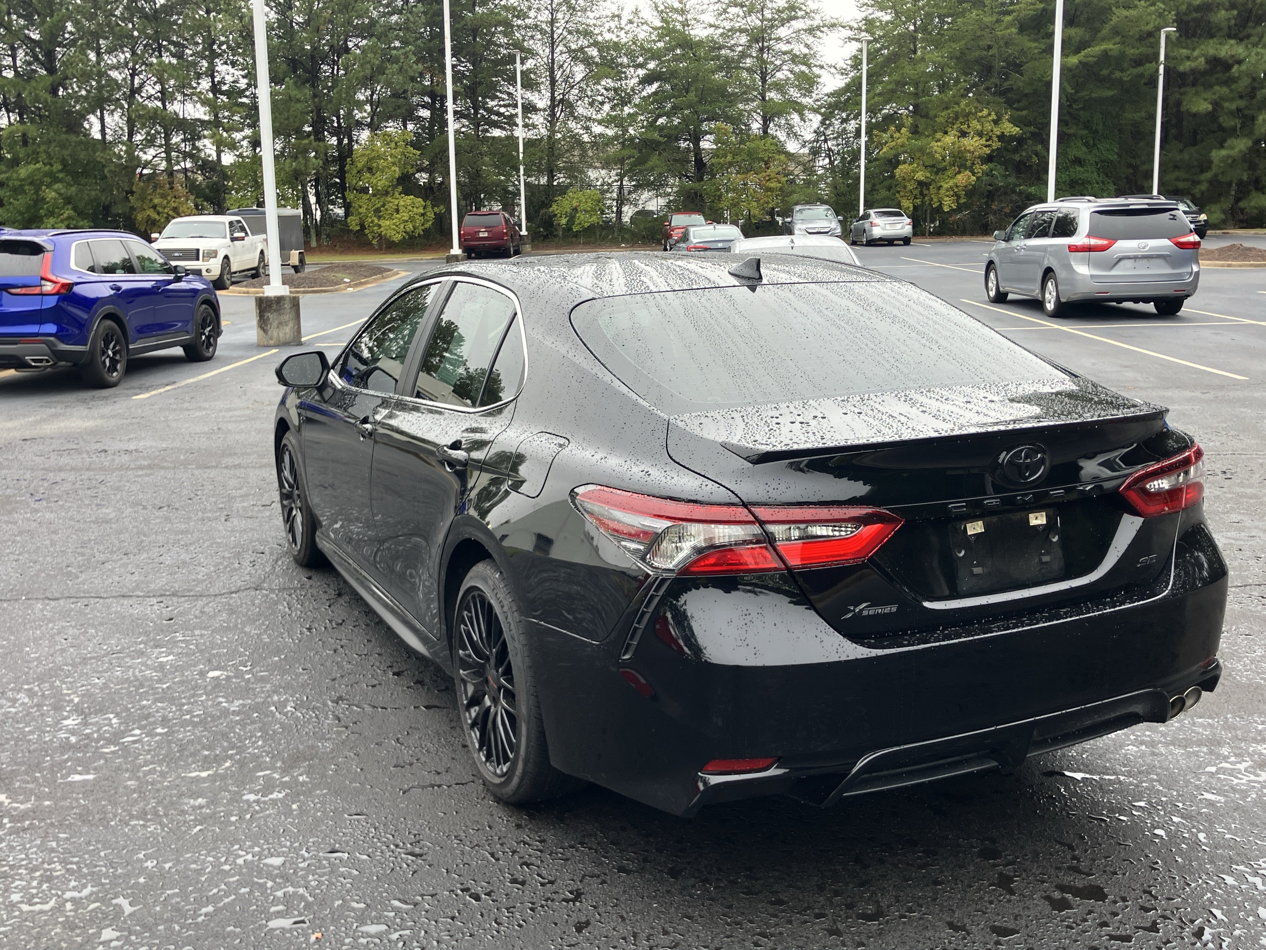 Used 2022 Toyota Camry SE FWD image 10