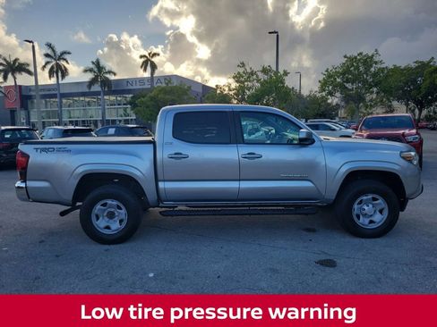 Used 2022 Toyota Tacoma SR5 RWD image 9