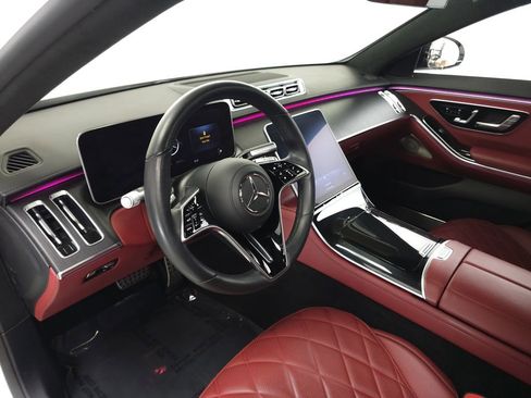 Used 2022 Mercedes-Benz S 500 4MATIC w/ Warmth & Comfort Package image 9