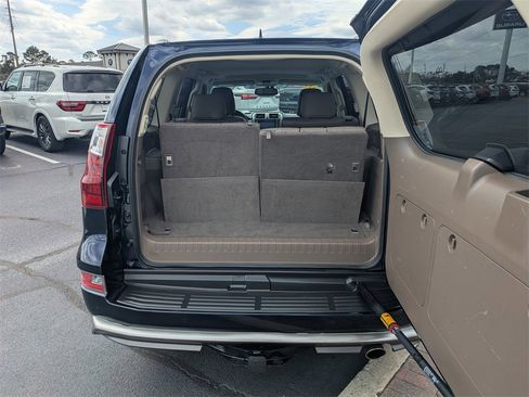 Used 2019 Lexus GX 460 Luxury image 14