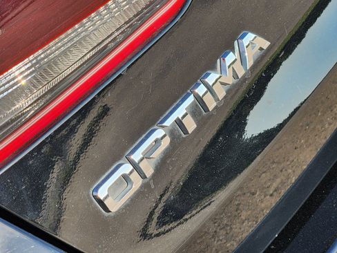 Used 2020 Kia Optima SX FWD image 18