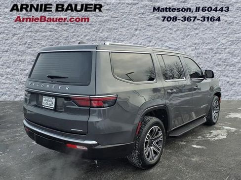 Used 2024 Jeep Wagoneer Series II w/ Flexible Seating Group image 6