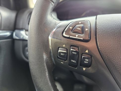 Used 2014 Lincoln MKS image 12