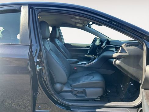 Used 2024 Toyota Camry SE image 10