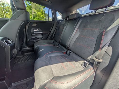 Used 2024 Mercedes-Benz GLA 250 image 13