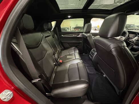 Used 2025 Cadillac XT5 Sportv w/ Technology Package AWD/4WD image 47