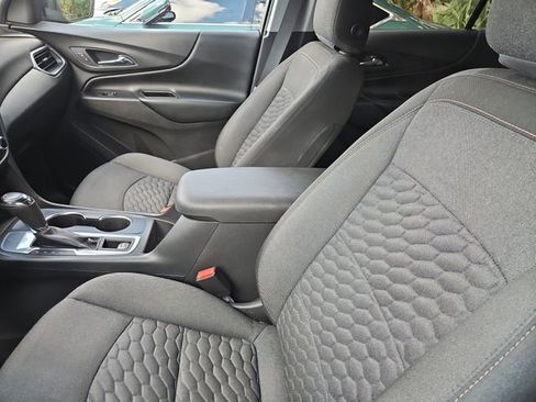 Used 2019 Chevrolet Equinox LT FWD image 4