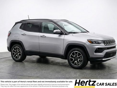 Used 2025 Jeep Compass Trailhawk image 1