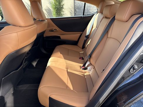 Certified 2025 Lexus ES 350 w/ Premium Package image 31