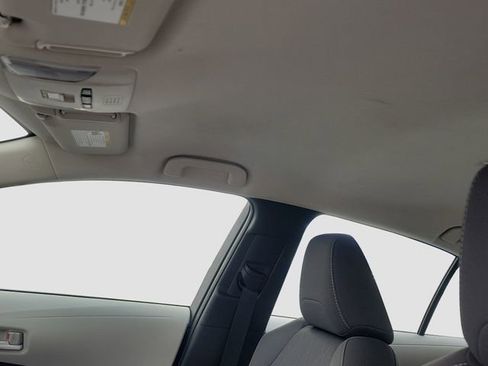 Used 2021 Toyota Corolla LE image 24